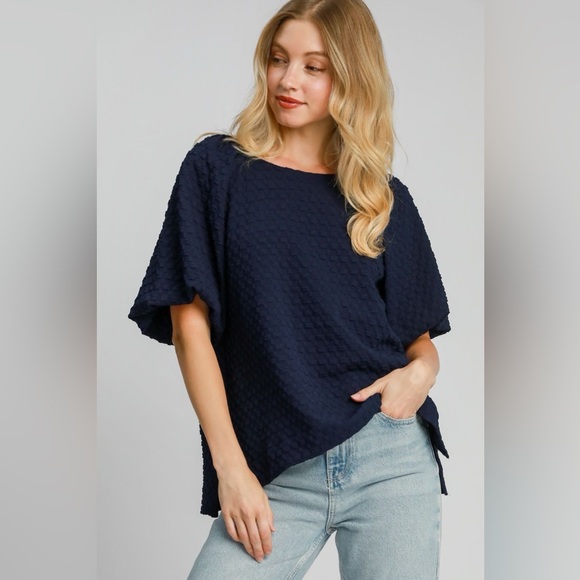 Umgee Full Size Boxy Cut Jacquard Round Neck Top with Side Slit Plus 10010091467 - Picture 1 of 3